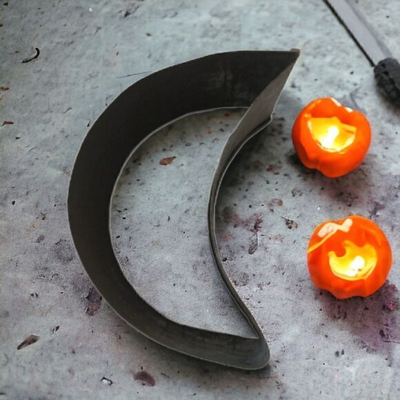 Antique Tin Crescent Moon Cookie Cutter Primitive Soldered Patina Farmhouse Vtg - Picture 9 of 12